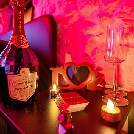 Étampes Love Room - Sauna - Secret Suite Au Calme מראה חיצוני תמונה